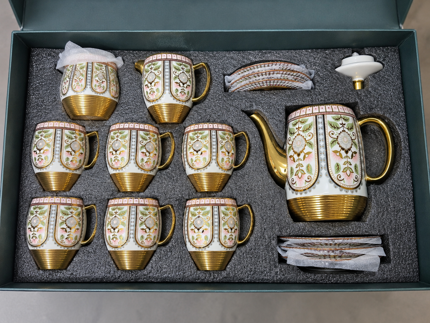 Vigneto V Tea Set Golden 222 | Premium Floral Tea Set